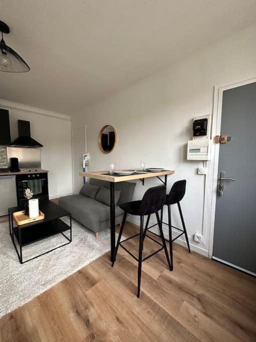 Appartement Proche Paris Et Metro - Parking Prive Maisons-Alfort Kültér fotó